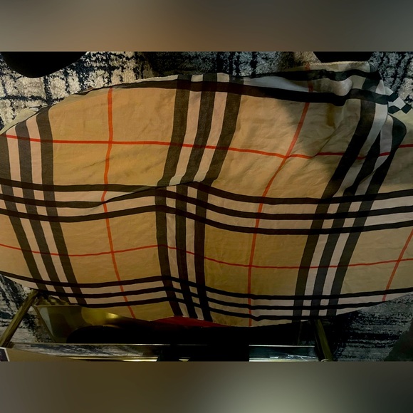 Plaid Scarf with Red and Black Stripes - Picture 3 of 5